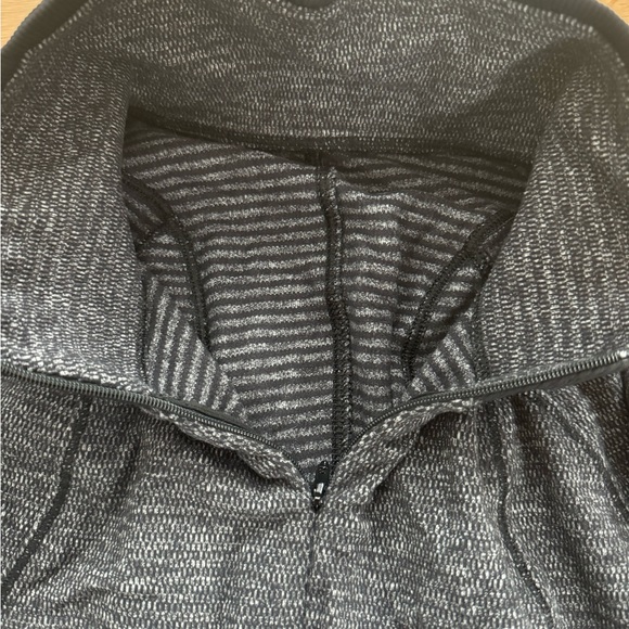 Lulu Lemon Quarter Zip Performance - Picture 4 of 5